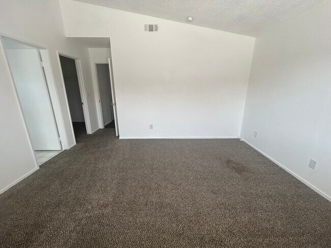 Master Bedroom - 45408 17th St E