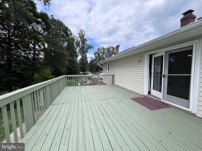 Building Photo - 5350 Ravensworth Rd