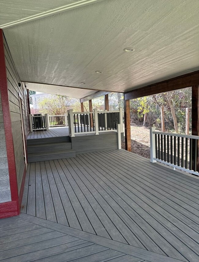 Building Photo - Custom Kalispell Home with Spectacular Views