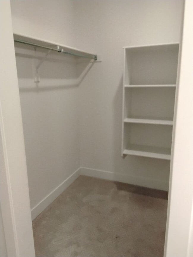 Building Photo - Desert Color-2 Bedroom Condo! Pet Friendly!