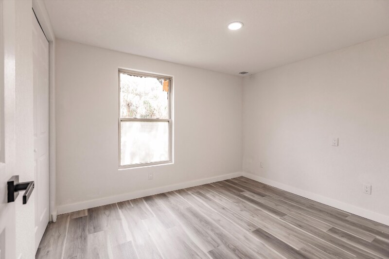Building Photo - 21048 Peachland Blvd