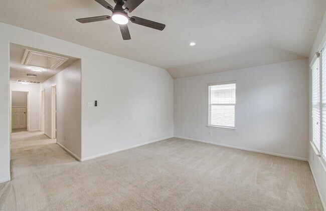 Building Photo - 14543 Bergenia Dr