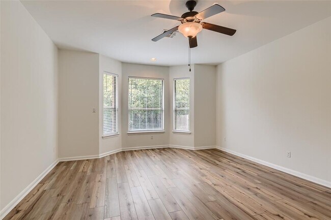 Building Photo - 12609 Calistoga Way