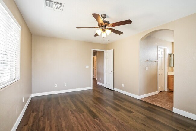 Building Photo - 8225 W Wildwood Glen Dr