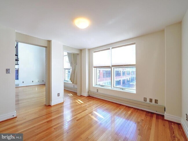 Building Photo - 1530 14th St NW