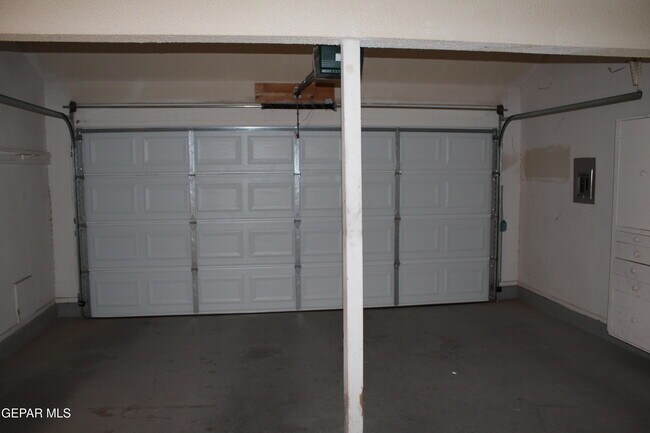 Building Photo - 704 Springfire Dr