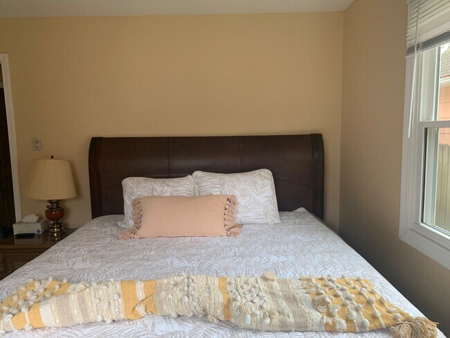 Building Photo - 497 Chase Rd