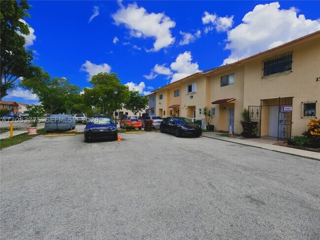 Building Photo - 1790 W 58th St