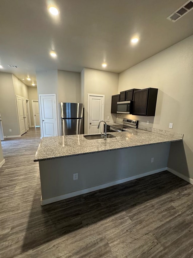 Building Photo - 88 Maverick Dr