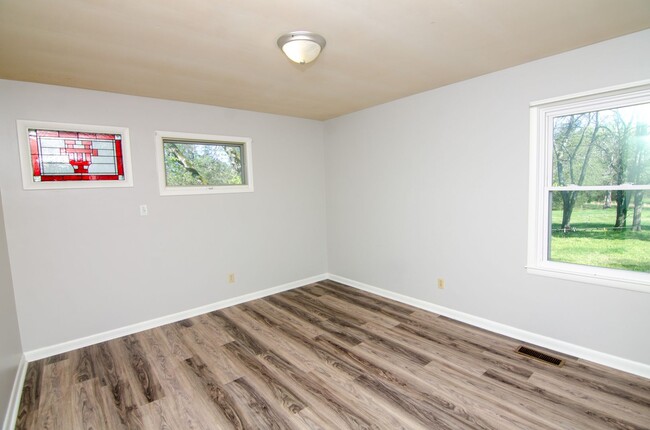Building Photo - 320 Bear Creek Pike