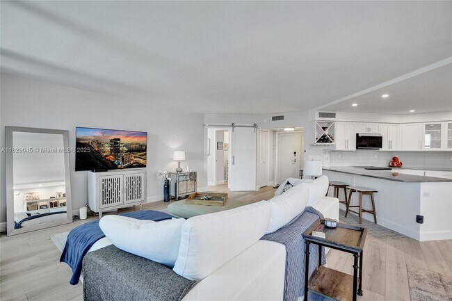 Building Photo - 1340 S Ocean Blvd