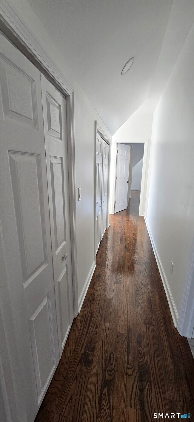 Building Photo - 99 Johnson St