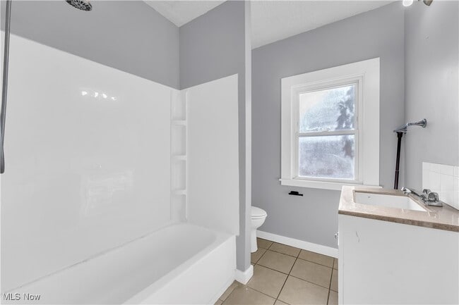 Building Photo - 3138 W 101st St