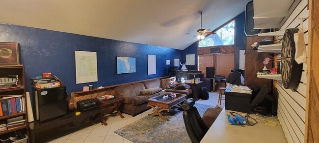 Building Photo - 3BR/2BA Home with Bonus/Game Room in Quiet Residential Neighborhood