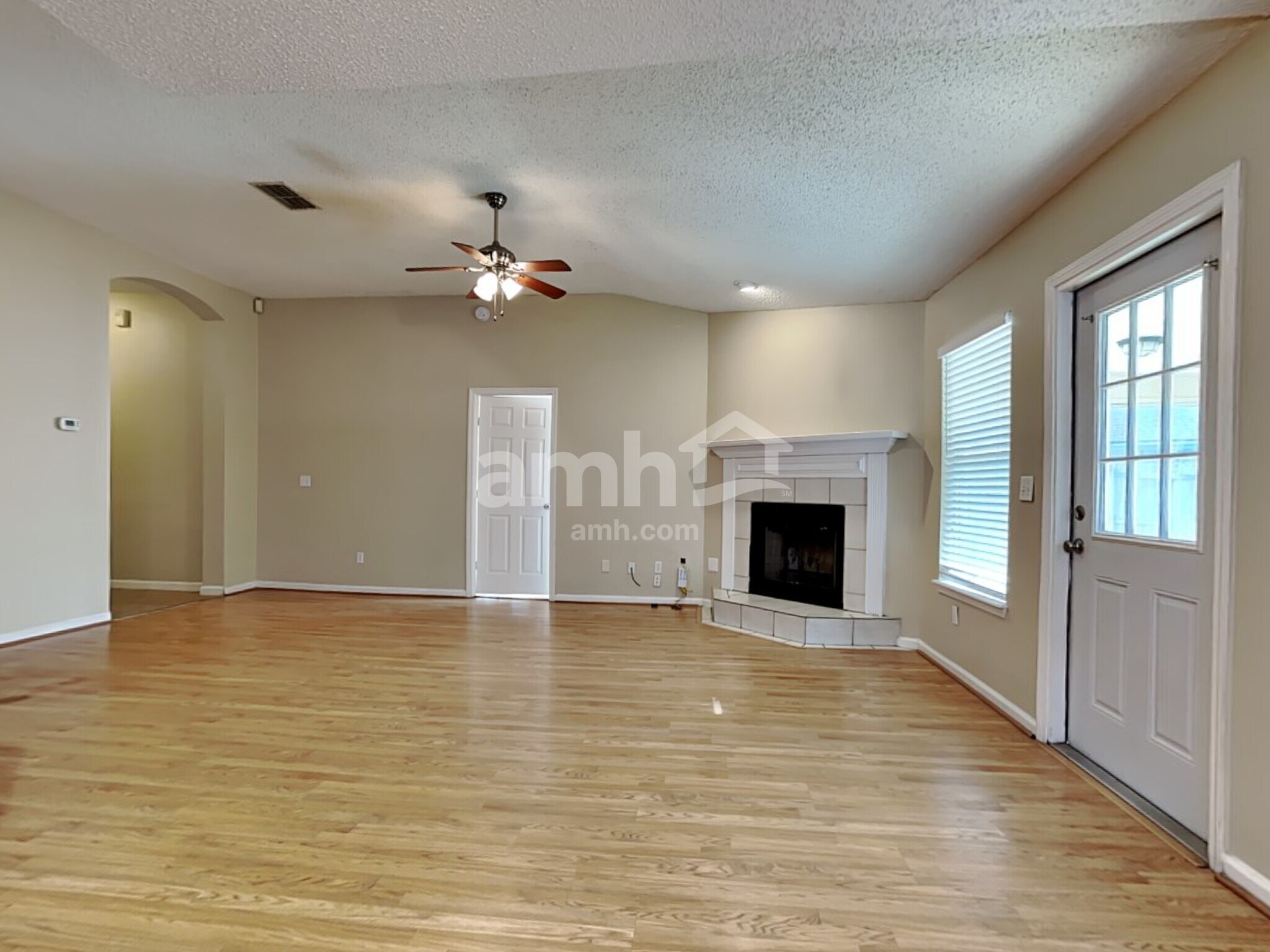 Building Photo - 4523 Deer Valley Dr