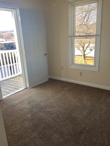 smaller bedroom - 83 Church st
