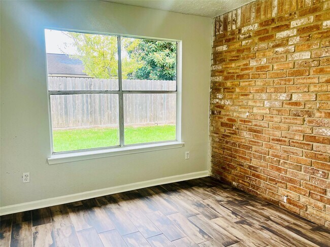 Building Photo - 13114 Benford Dr