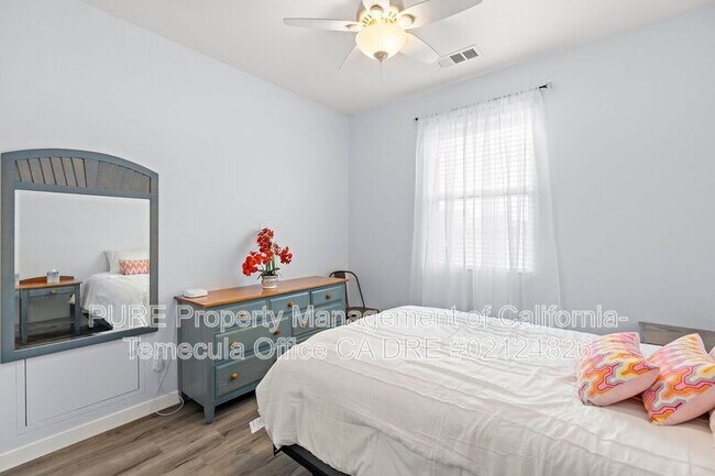 Building Photo - 31166 Sunflower Way