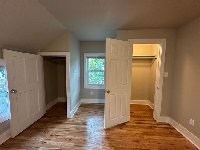 Building Photo - Renovated 2BR/1BA Rent to Own Home with Dr...