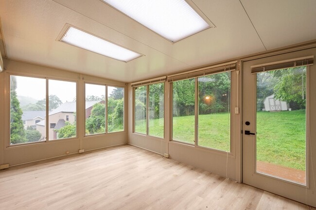 Building Photo - READY FOR MOVE IN! NEWLY RENOVATED 3 BEDRO...