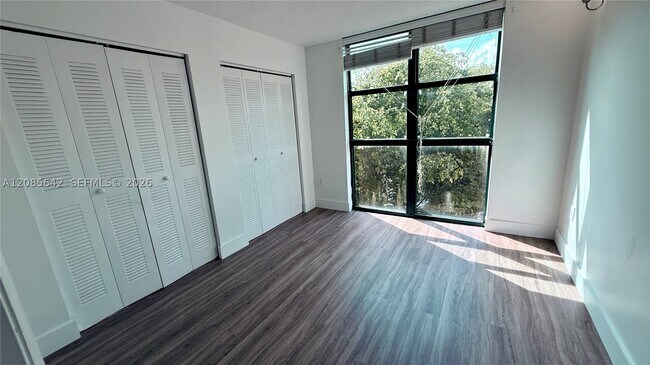 Building Photo - 11800 SW 18th St