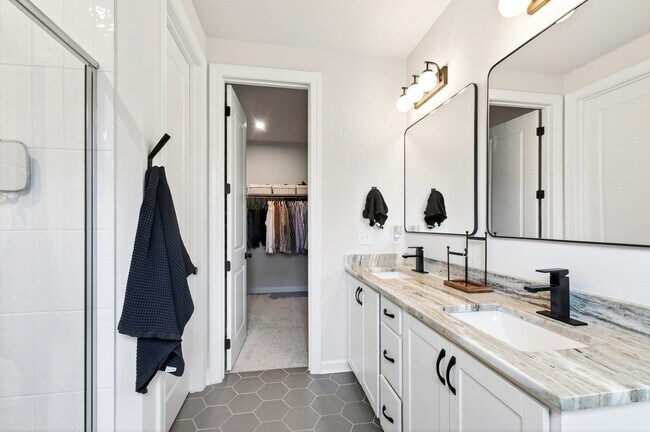 Building Photo - 4730 Cypress Tree Ln