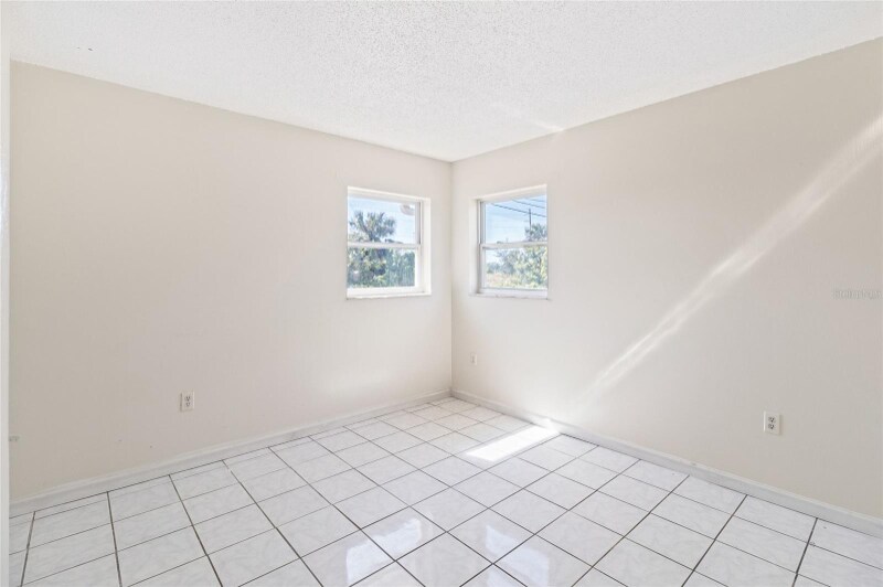 Building Photo - 10419 Kidron Ave