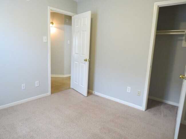 Building Photo - For Lease | 3 Bed, 2 Bath | 1,066 Sq Ft | Beer Creek Meadows|