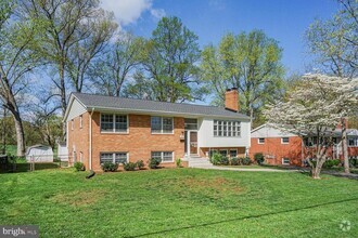 Building Photo - 1068 Carper St