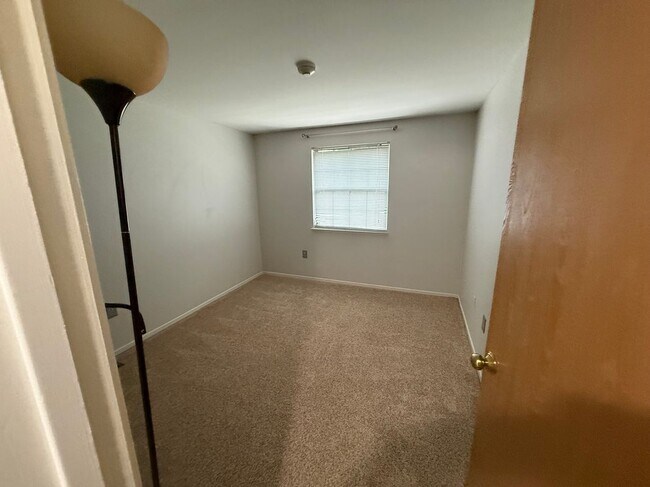 Building Photo - 43449 Arbor Way W