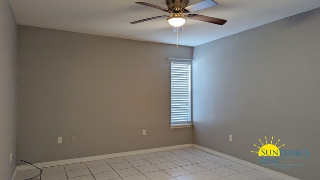 Building Photo - Renovated 2 Bedroom 2 Bath Apartment Avail...