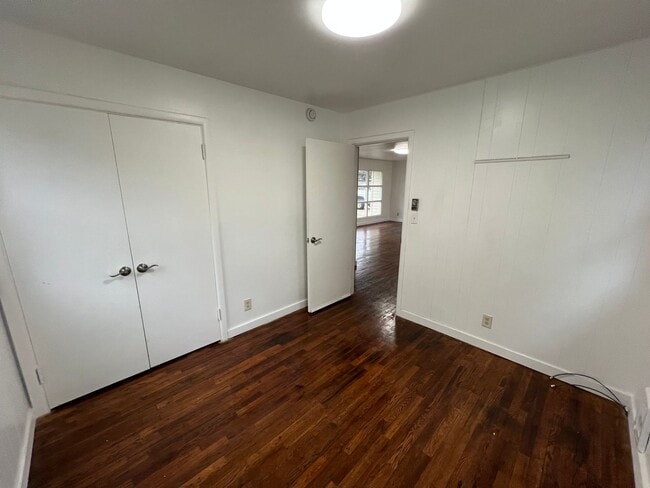 Building Photo - 109 SE 102nd Ave