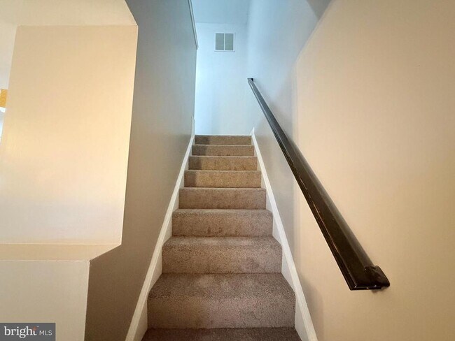 Building Photo - 4805 Cowslip Ct