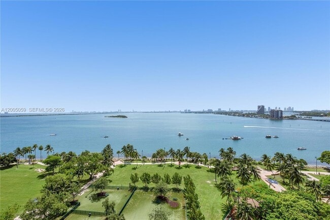 Building Photo - 1800 N Bayshore Dr