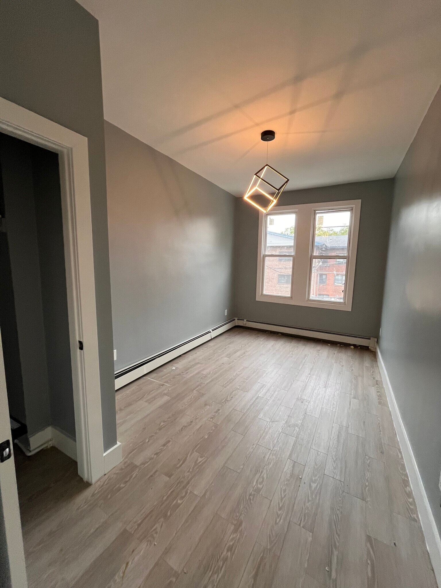 Big size bedroom one - 28 Dales Ave