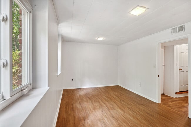 Building Photo - 4105 Ashwoody Trl NE