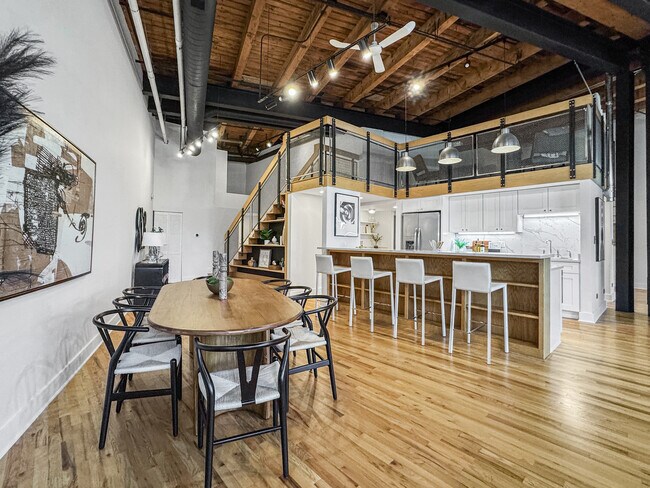 Building Photo - 407 N Elizabeth St