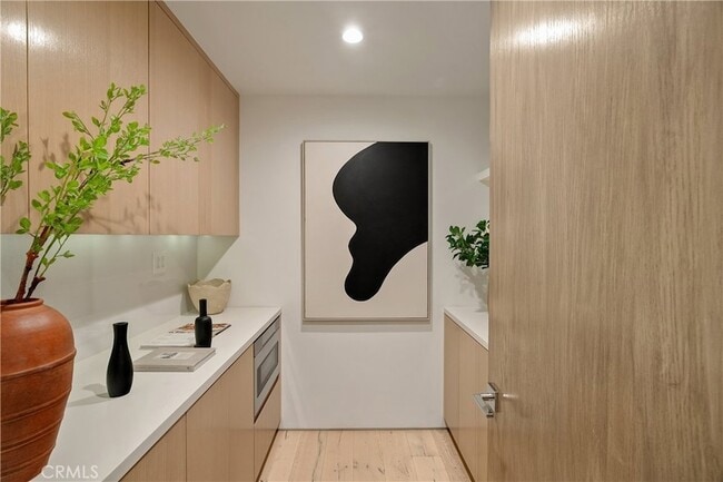 Building Photo - 4242 Vantage Ave