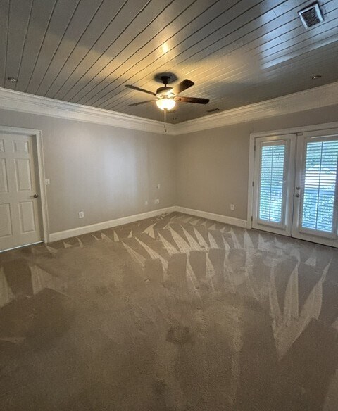 Building Photo - 568 Hammock Ave