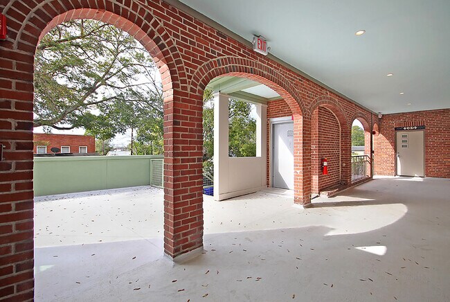 Building Photo - 2000 Reynolds Ave