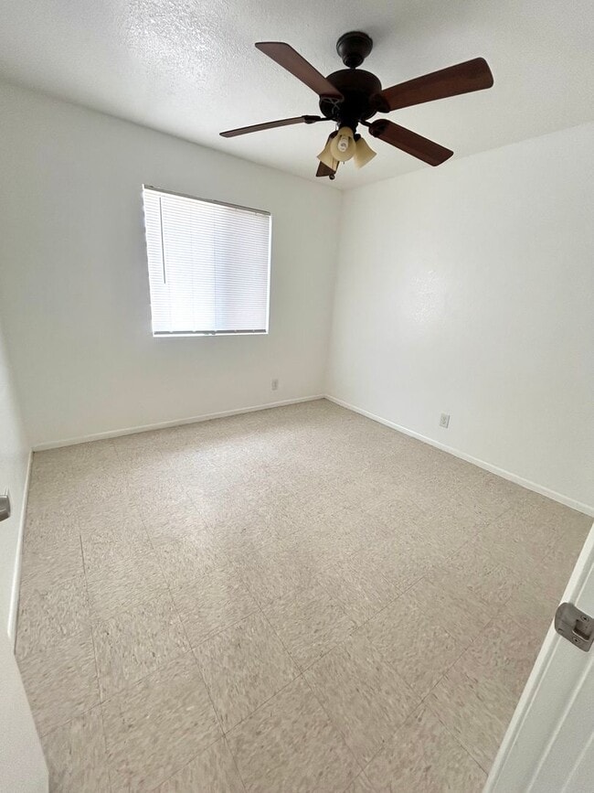 Building Photo - 6547-6549 49 Palms Ave