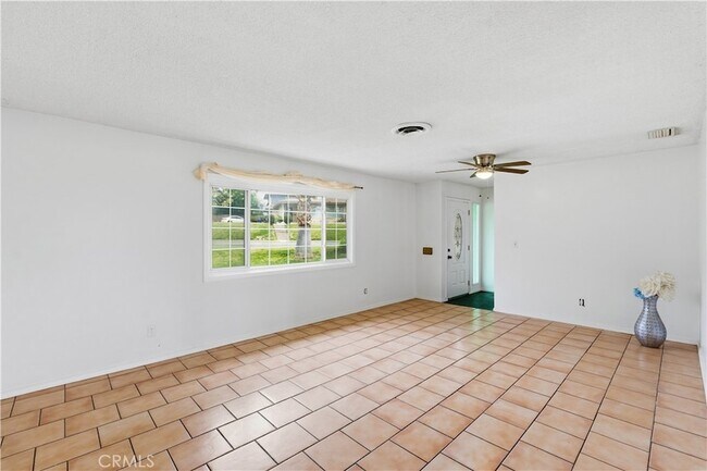 Building Photo - 3920 El Camino Dr