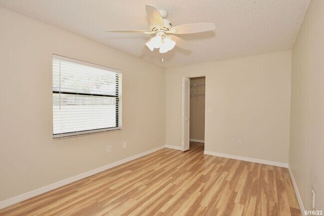 Building Photo - Cozy 3/2 Split Floorplan Home with a Spaci...