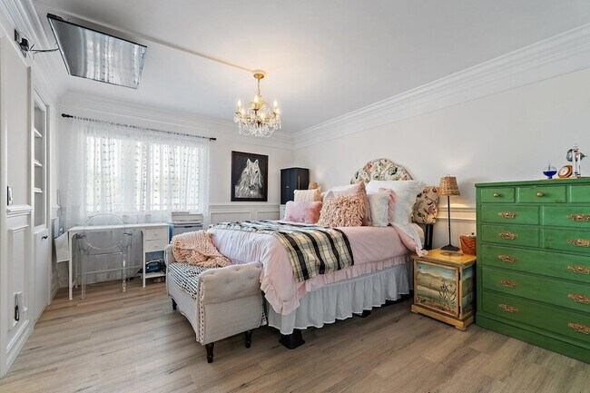 Building Photo - 1605 S US Hwy 1