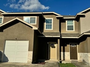 Building Photo - Townhome Near Retama Park...No Carpet.