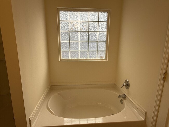 Building Photo - 4411 Canipe Dr