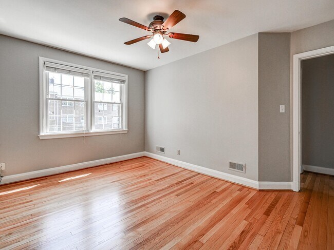 Building Photo - 111 Stanmore Rd