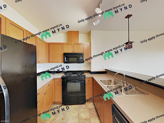 Primary Photo - 1000 Aurora Ave N