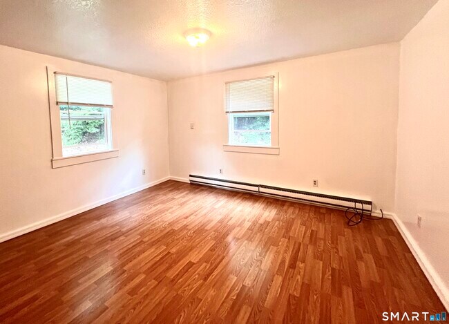 Building Photo - 367 Colebrook River Rd