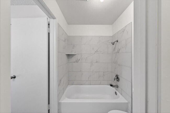 Building Photo - 251 Del Verde Cir